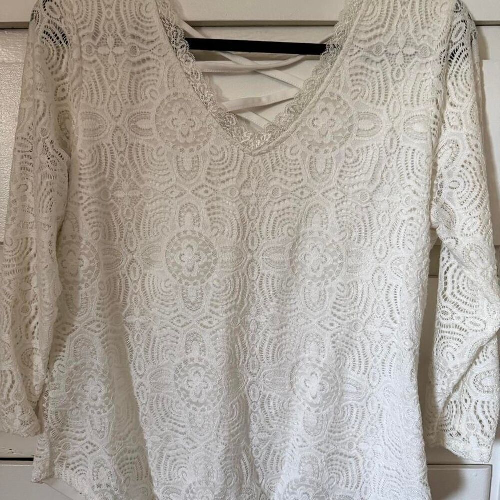 No-boundaries Women's White and Cream Blouse